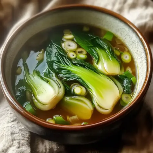 Bok Choy Suppe mit Knoblauch und Ingwer